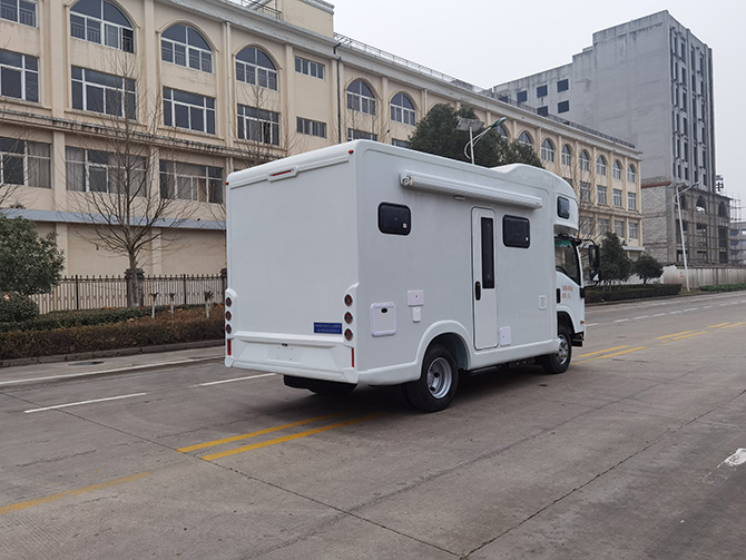 慶鈴五十鈴700P自動擋房車多方位展示圖2